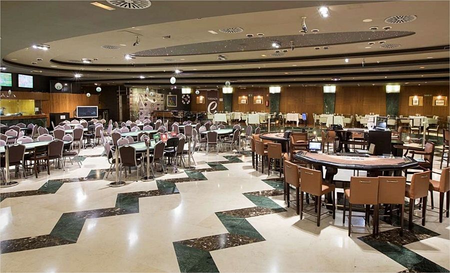 Nh Gran Hotel Casino De Extremadura Badajoz Exteriér fotografie A mahjong parlor in Hong Kong